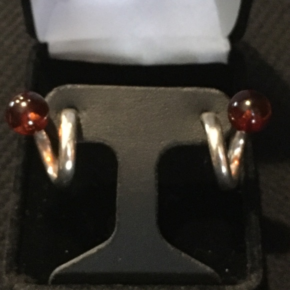 Silver corkscrew post earrings with orb detail - Picture 1 of 8